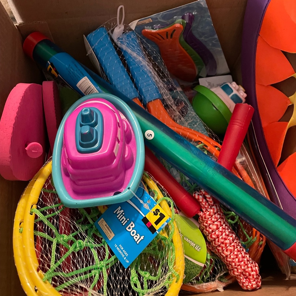 15-18 Dollar General summer toys 3 pounds